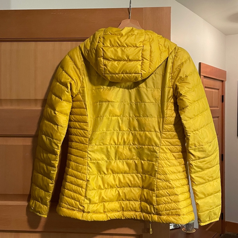 Patagonia Vibrant Yellow Quilted Jacket - Picture 4 of 5
